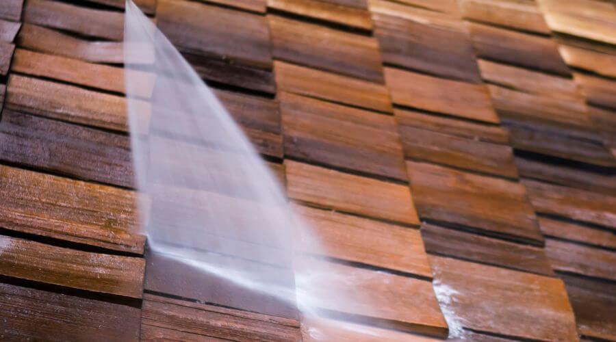 Professional gutter cleaning in Cincinnati, IA